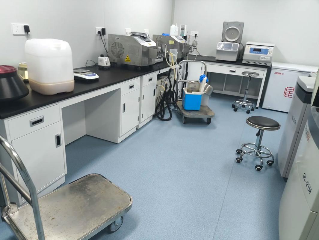 全鋼實(shí)驗(yàn)臺(tái)選購(gòu)指南 材質(zhì)、廠家與專(zhuān)業(yè)檢測(cè)服務(wù)全解析